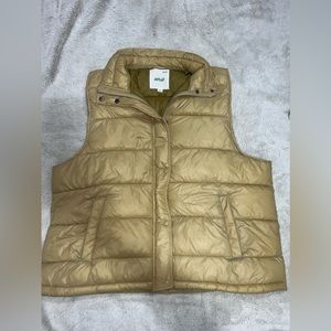 Aerie beige puffer vest - size XXL